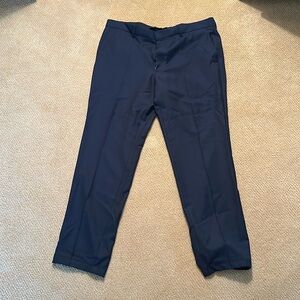 Men’s Hugo boss 100% virgin wool navy dress pants 38x30. Smoke and pet free home